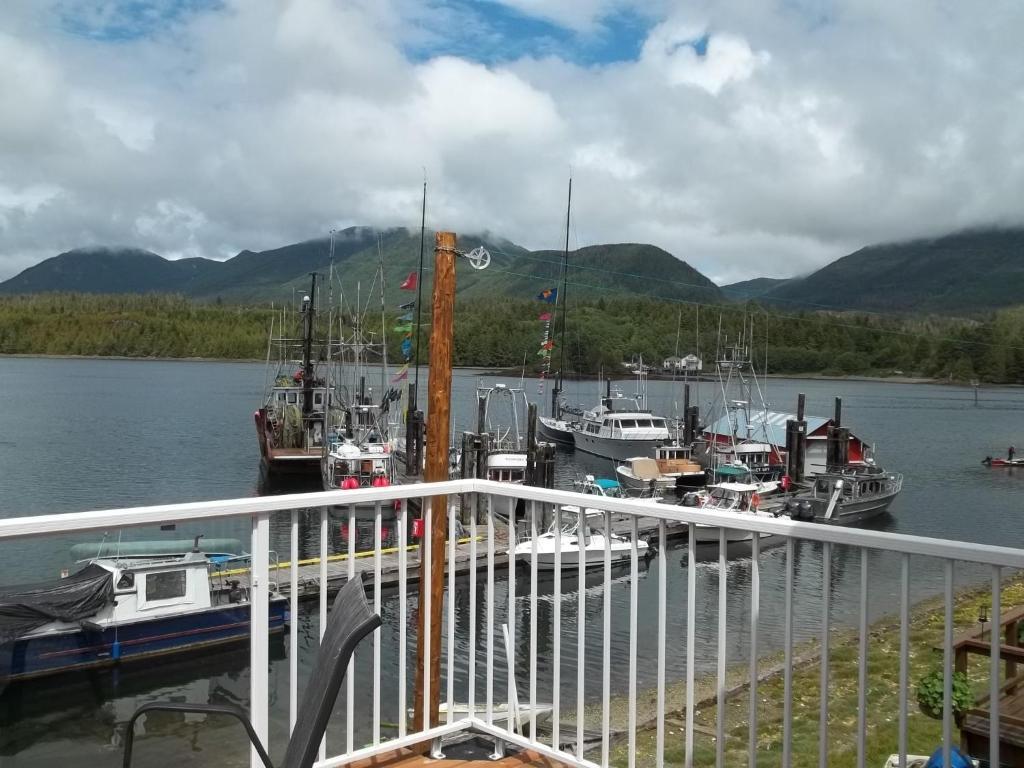 Bayshore Waterfront Inn Ucluelet Extérieur photo