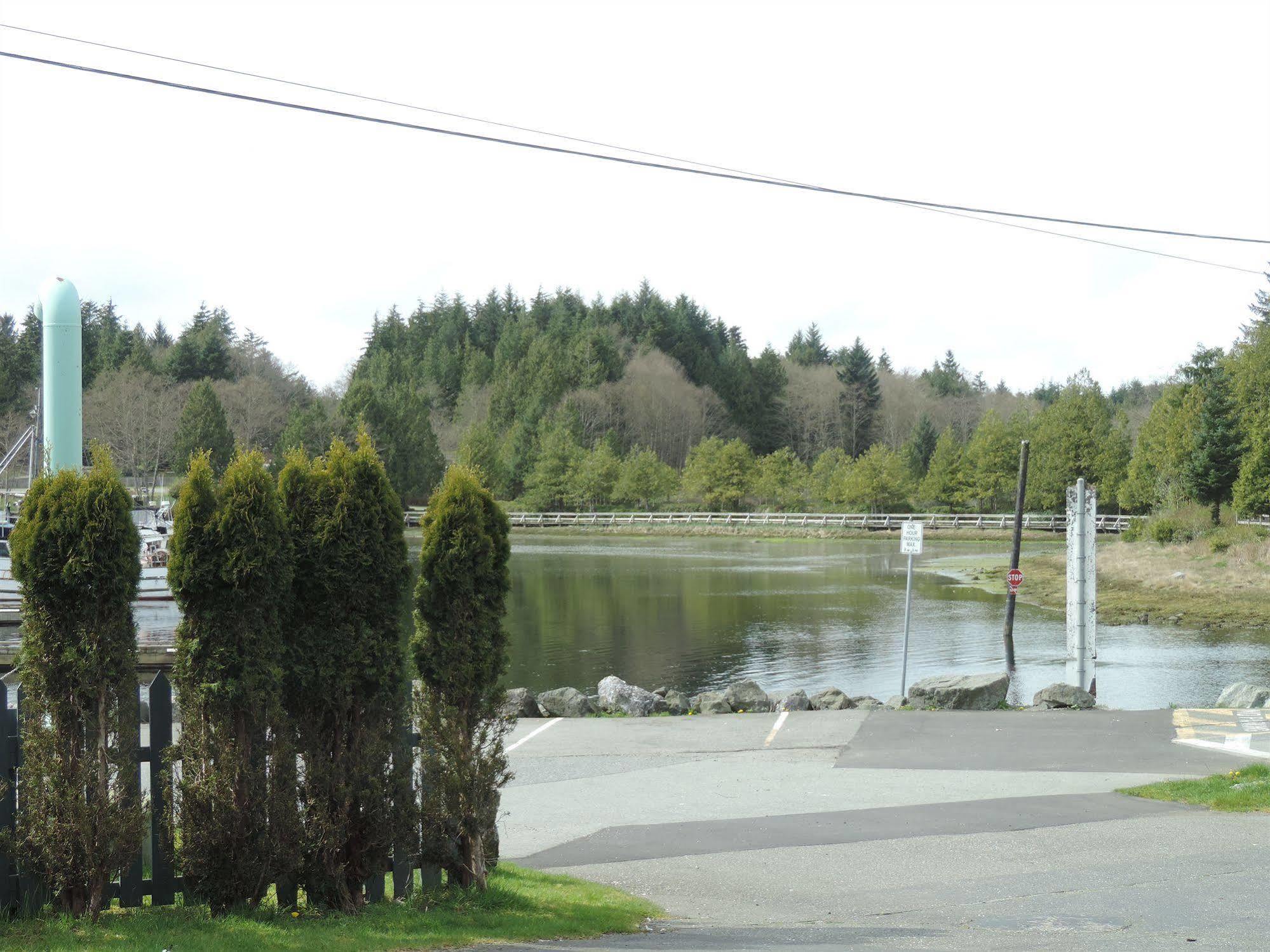 Bayshore Waterfront Inn Ucluelet Extérieur photo