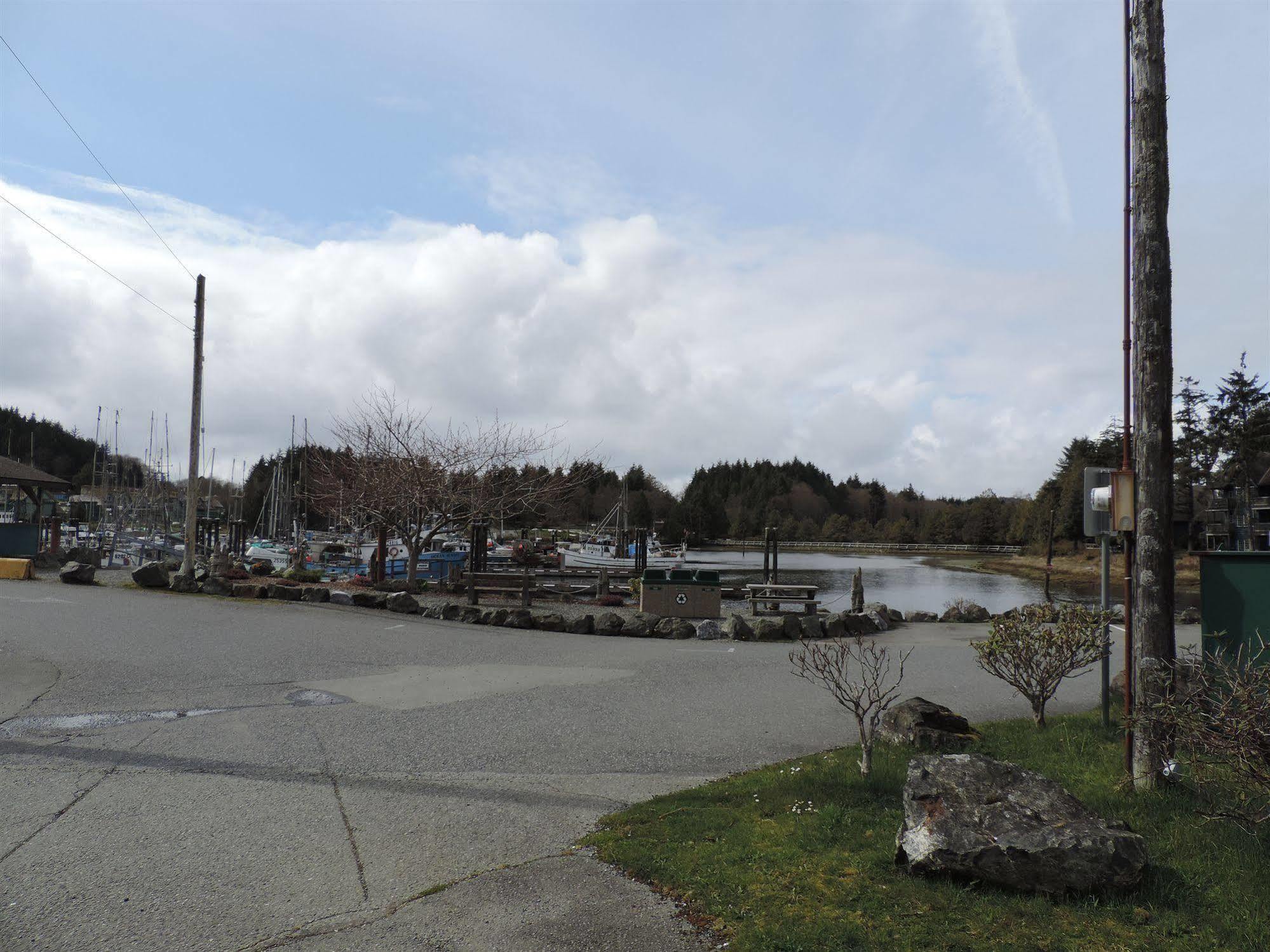 Bayshore Waterfront Inn Ucluelet Extérieur photo